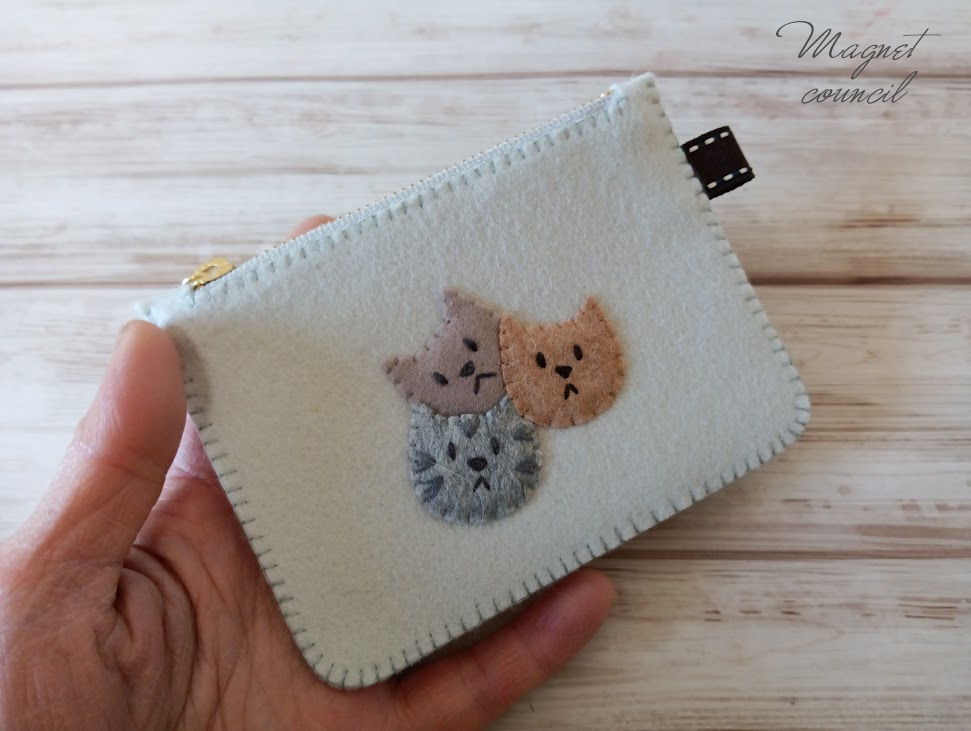 ミニフェルトポーチ（ファスナータイプ・ネコブルー）