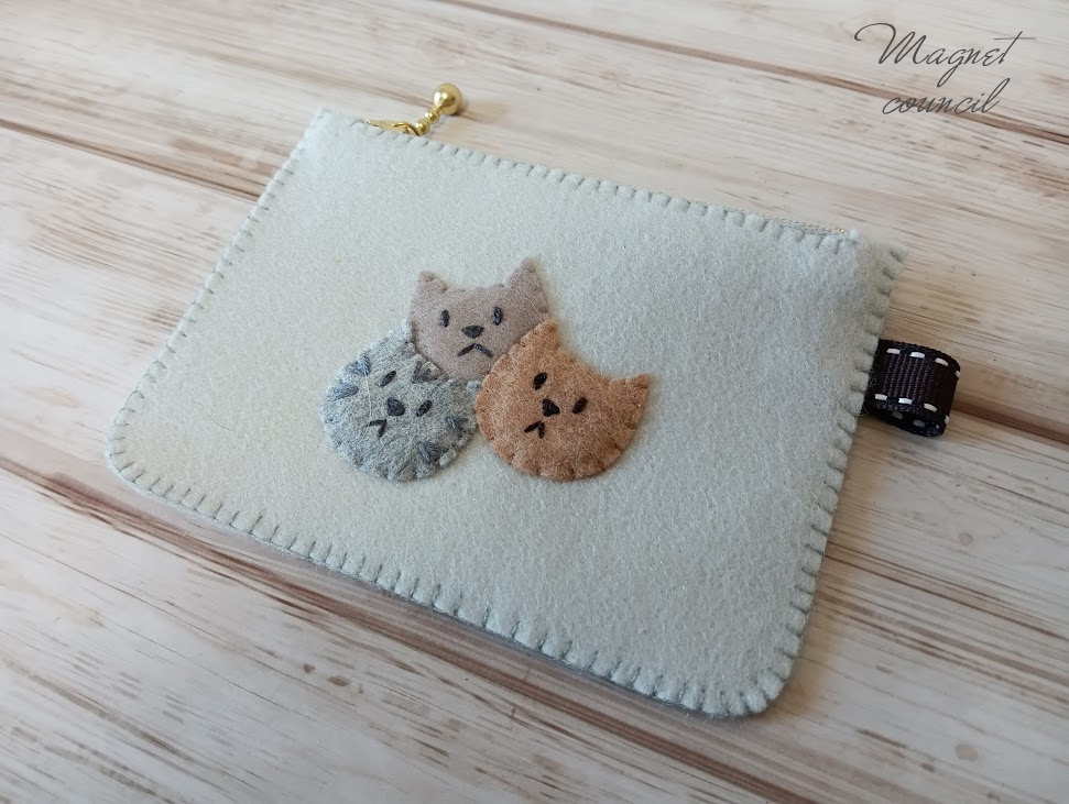 ミニフェルトポーチ（ファスナータイプ・ネコブルー）