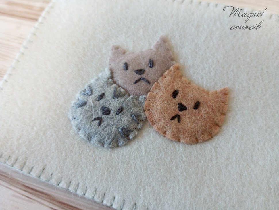 ミニフェルトポーチ（ファスナータイプ・ネコブルー）