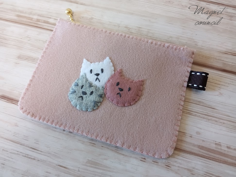 ミニフェルトポーチ（ファスナータイプ・ネコピンク）