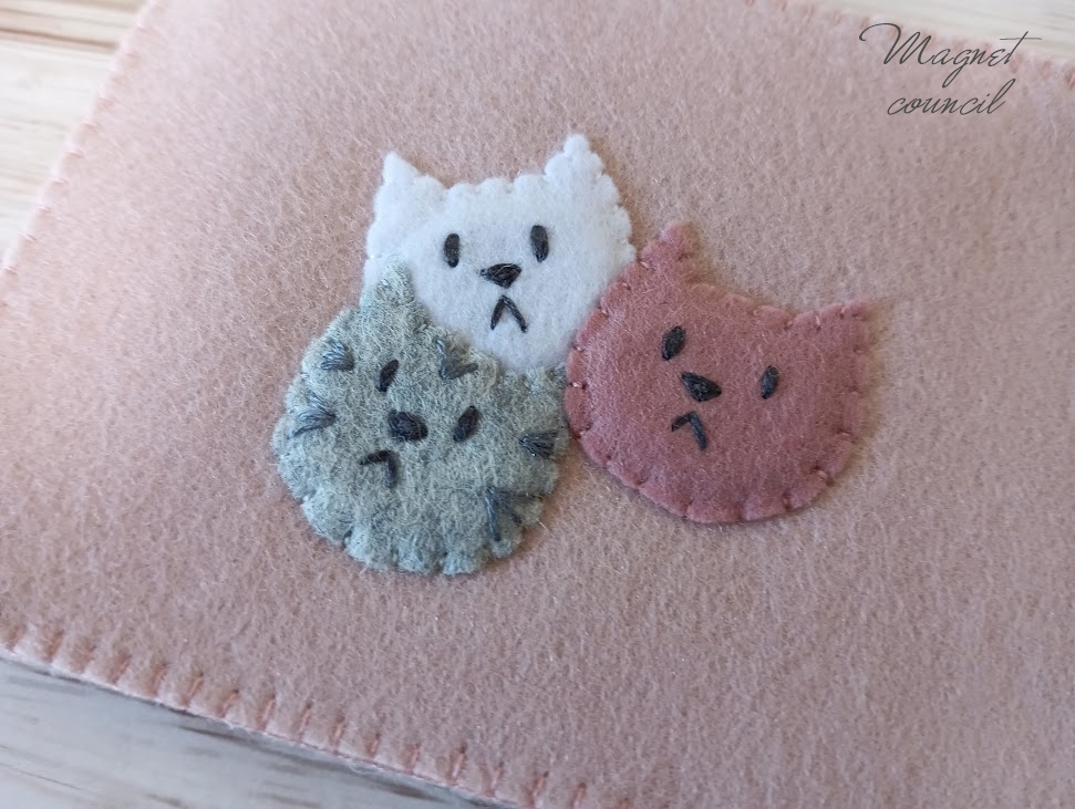 ミニフェルトポーチ（ファスナータイプ・ネコピンク）