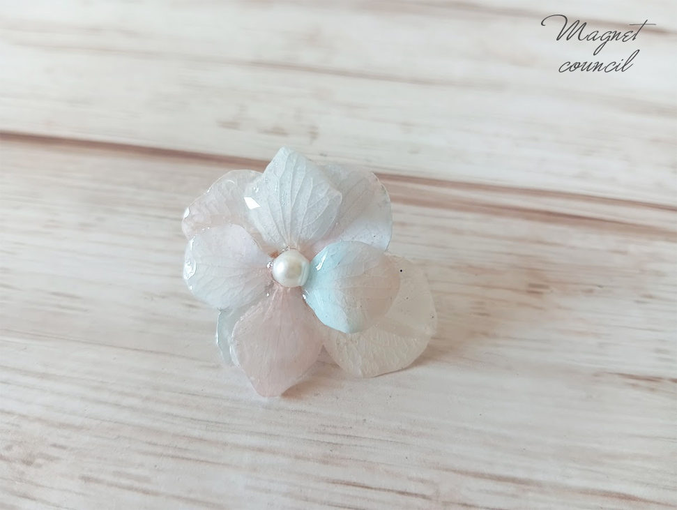 ふんわり色づく紫陽花のレジンピアス｜大人ナチュラルA