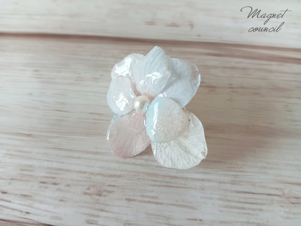 ふんわり色づく紫陽花のレジンピアス｜大人ナチュラルA