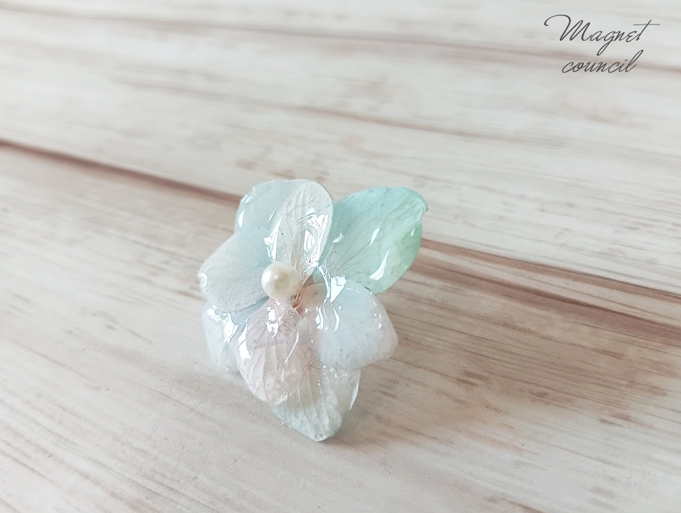 ふんわり色づく紫陽花のレジンピアス｜大人ナチュラルB