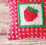 ウール刺繍のピンクッション　イチゴ
