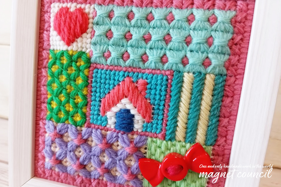 小さな刺繍額