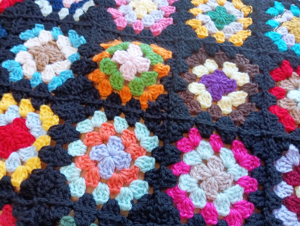 グラニースクエアブランケット