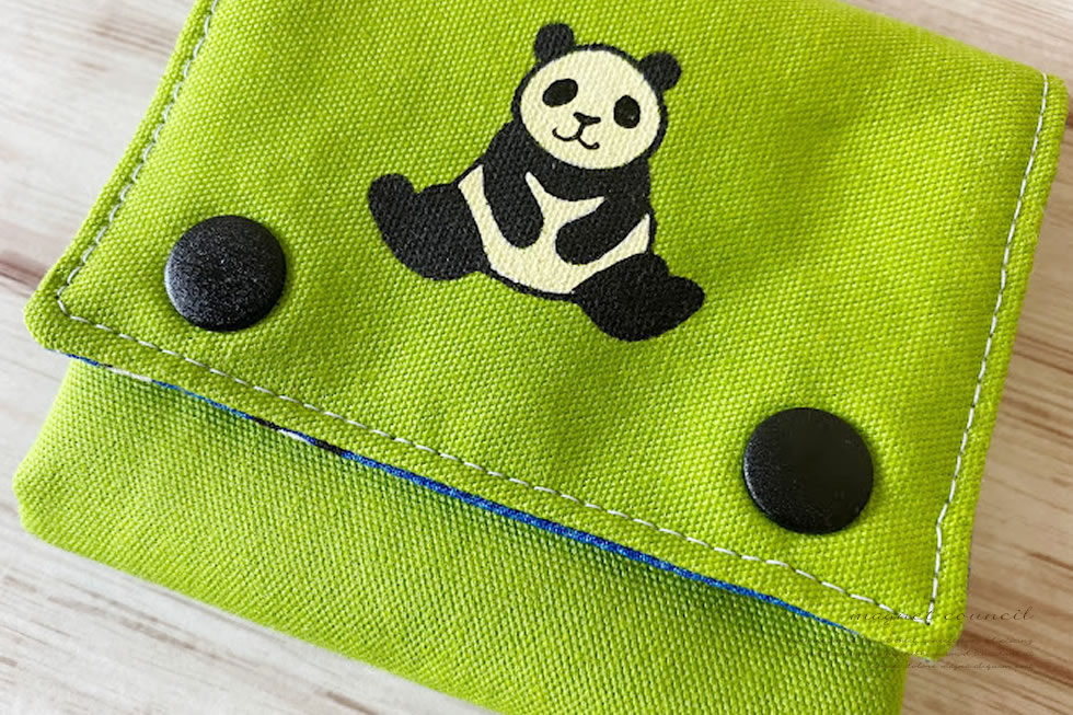 小ぶり財布（パンダ）