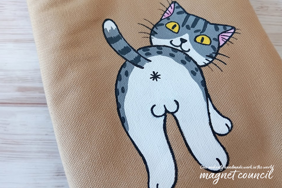 スマホショルダーポーチ（おしり向け猫）