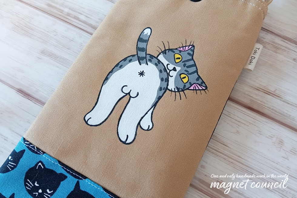スマホショルダーポーチ（おしり向け猫）