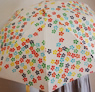 カラフルな小花がいっぱいのおりたたみ日傘