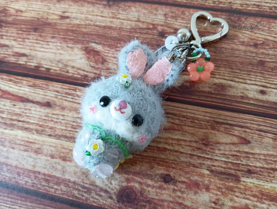 キーホルダー「ゆらりん♪うさぴょん」
