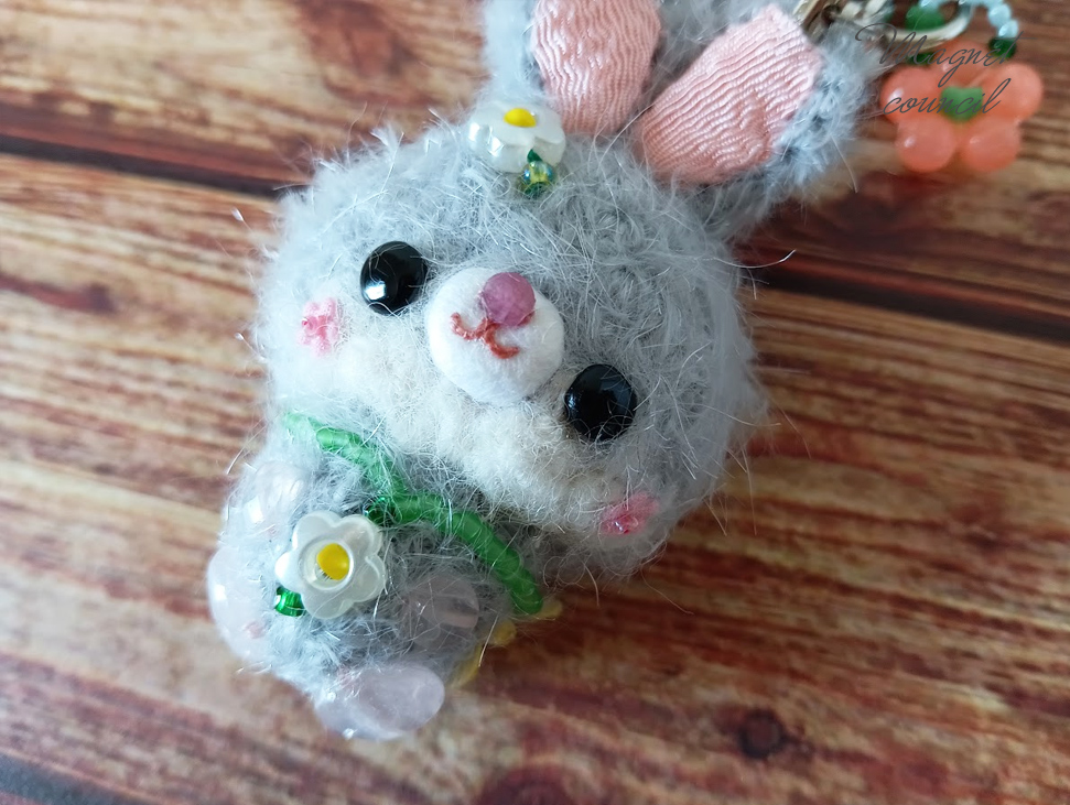 キーホルダー「ゆらりん♪うさぴょん」